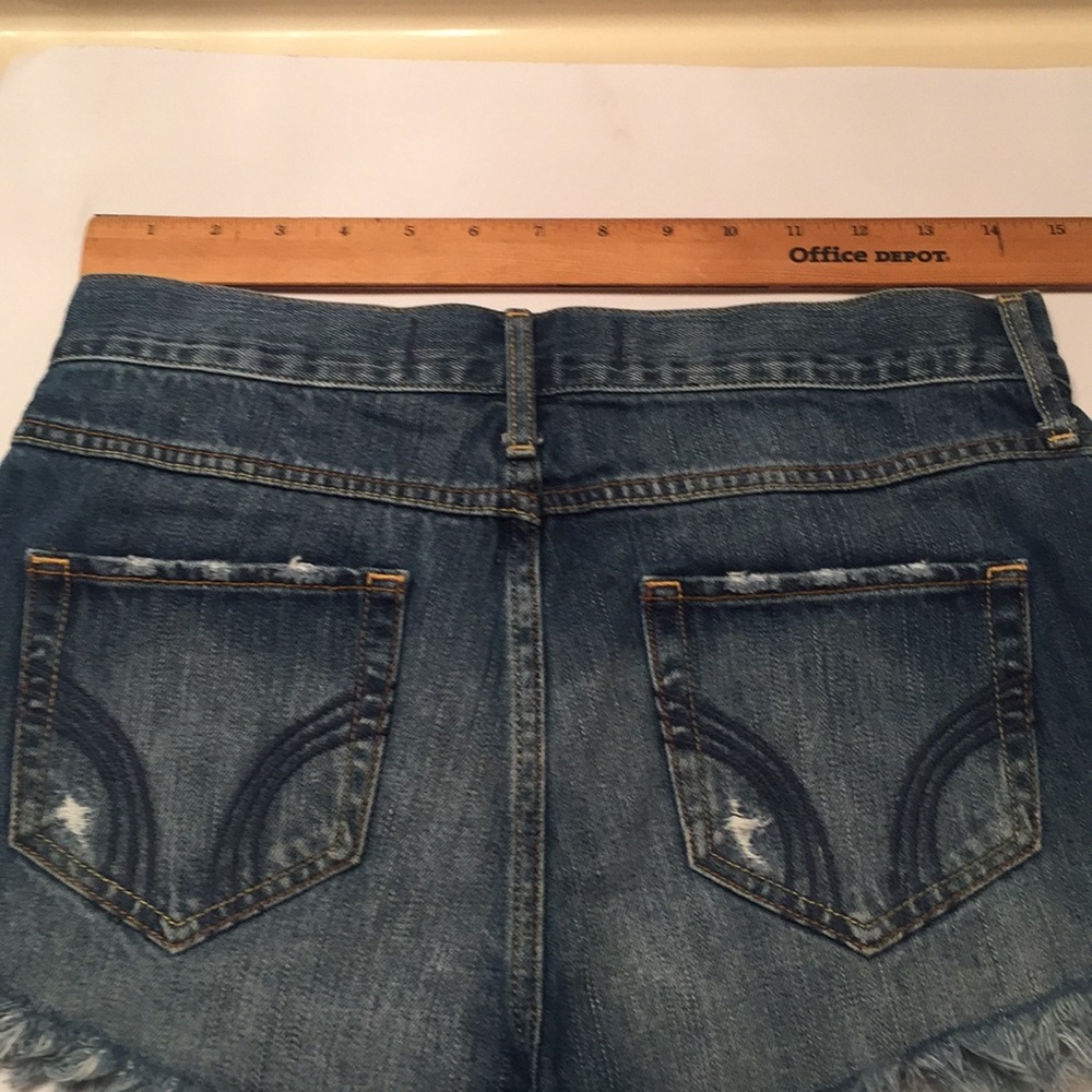 Shorts - Picture 5 of 8